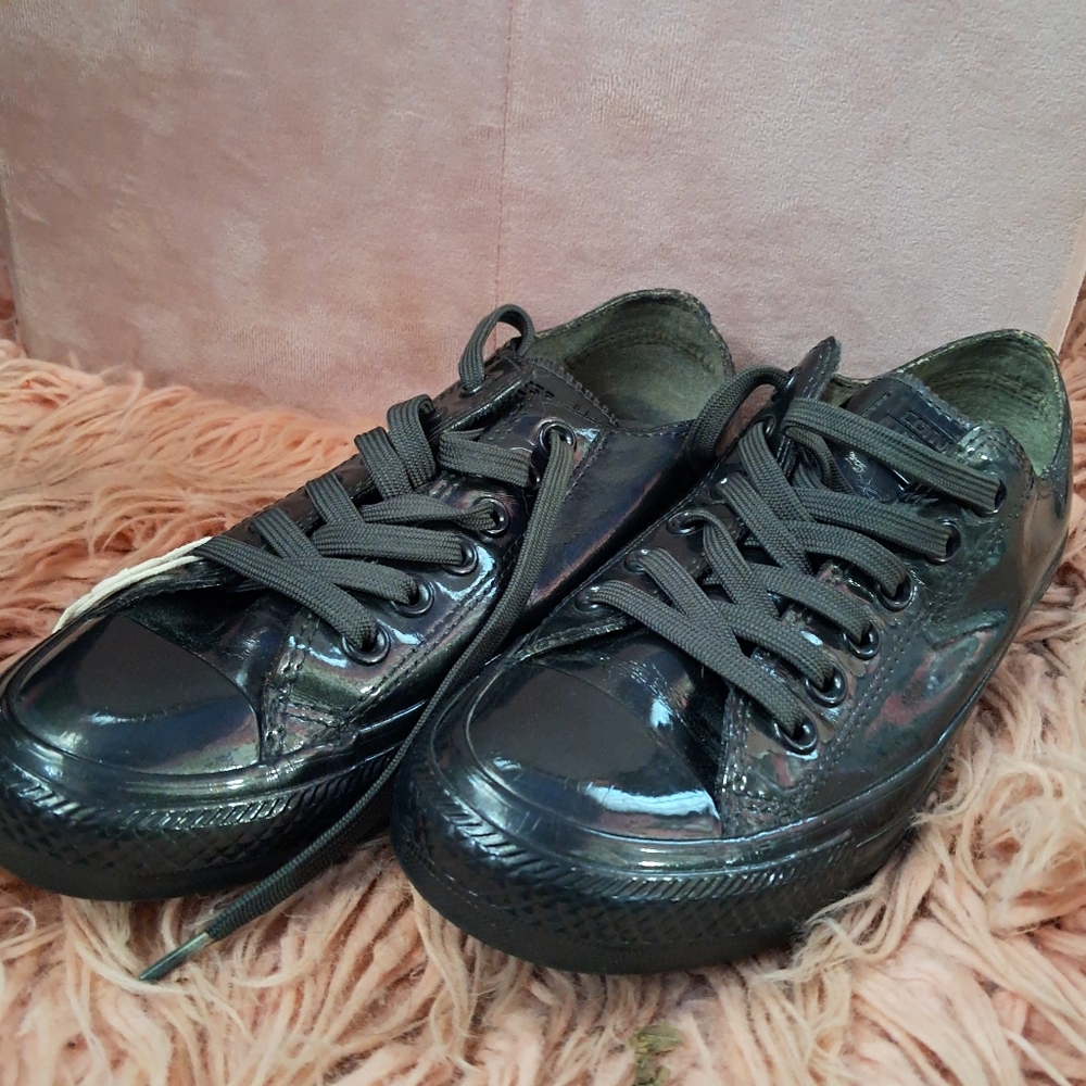 Converse SUPER RARE EUC Shiney black super cool sneakers!